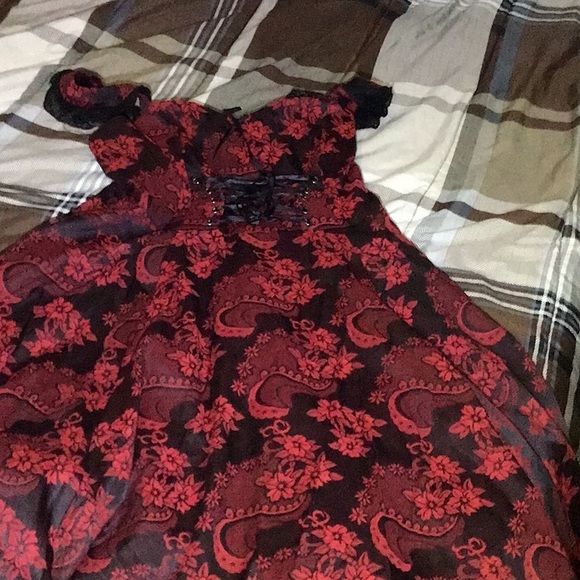 Queen of hearts! Red and black H&R dress! - Picture 3 of 12